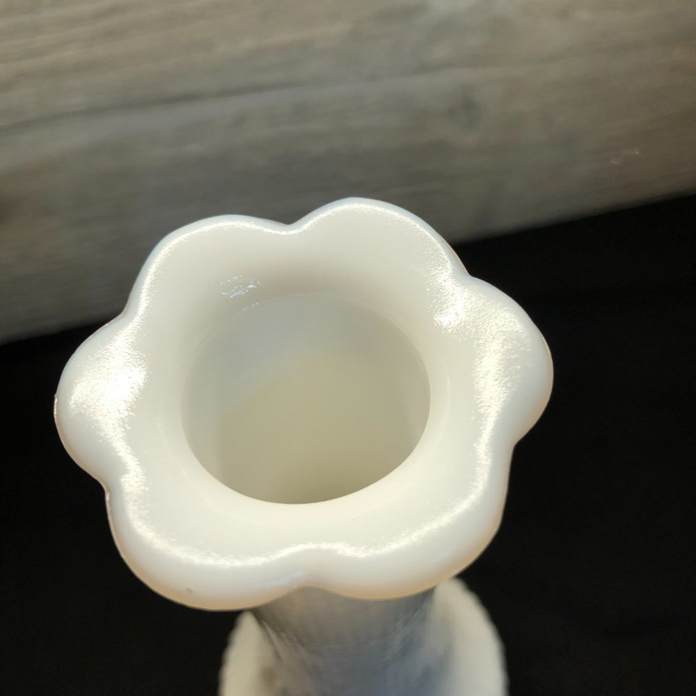 VINTAGE RANDALL MILK GLASS BUD VASE - Picture 2 of 4
